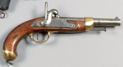 Pistolet règlementaire, modèle 1822 T BIS....