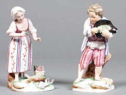 Niderviller
Deux statuettes en faïence représentant...