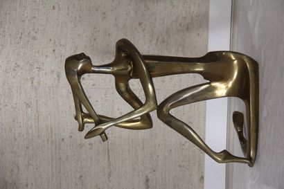 Sculpture en bronze représentant une femme...
