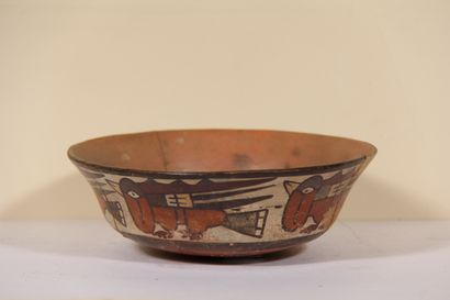 Polychrome cup with bird decoration

Nazca...