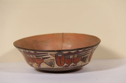 Polychrome cup with bird decoration

Nazca...