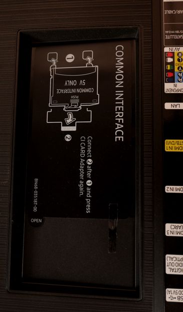 SAMSUNG

HDMI curved TV model UE55KU6640

We...
