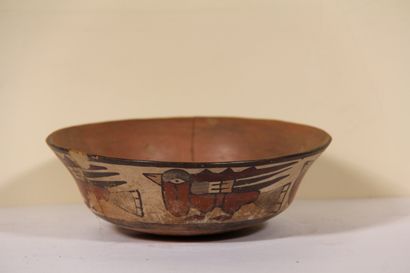 Polychrome cup with bird decoration

Nazca...