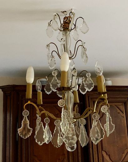 *Lustre en métal et pampilles à six lumières

H...