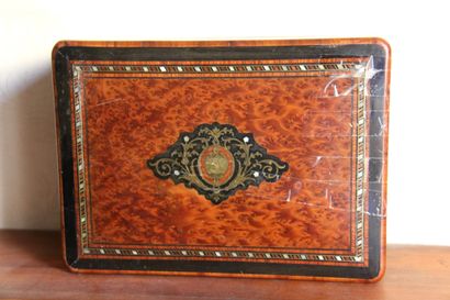 Coffret à bijoux en placage de ronde et marquèterie...
