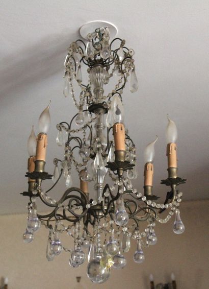 Lustre en métal et pampilles à quatre lumières

H...