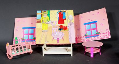 Lot :

- une poupée Barbie avec sa boîte

-...