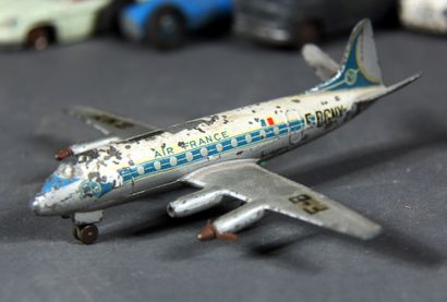 DINKY TOYS et autres

33 véhicules 1/43ème...