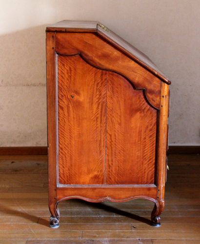 Commode-scriban en bois naturel, XVIIIème...
