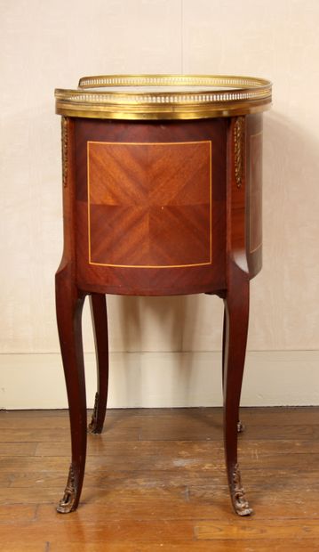 Table de salon rognon en bois de placage...