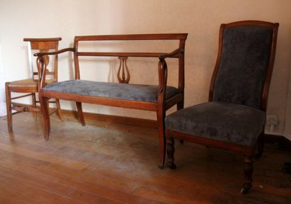Lot :

- Banquette en bois naturel, H : 82...