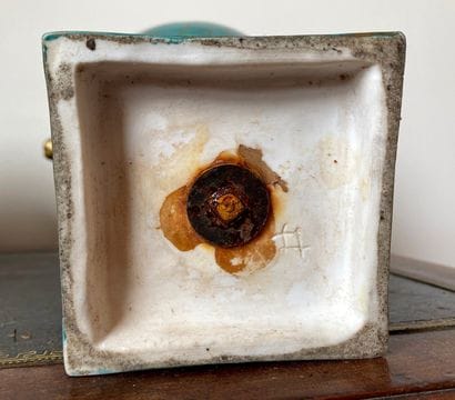 Paire de vases balustres sur piédouche en...