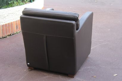 ROCHE BOBOIS

Mobilier de salon en cuir marron...