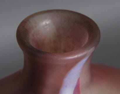 *DAUM Nanct

Vase balustre sur piédouche...