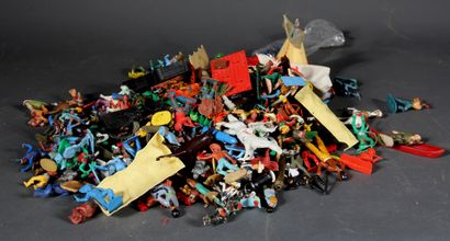 Lot :

- 3 véhicules en bois dont un avec...