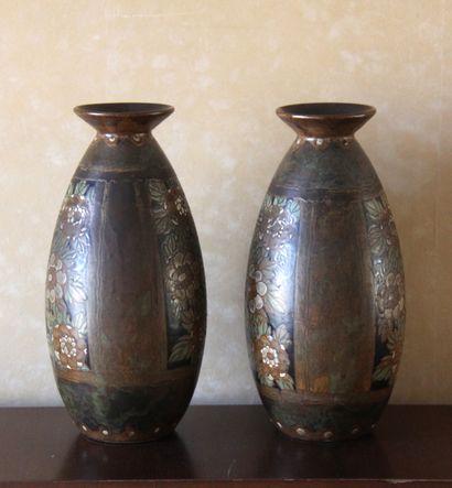 KERAMIS

Paire de vases ovoïde à col ouvert...