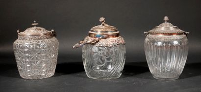 *Trois boites à gateaux en verre, montures,...