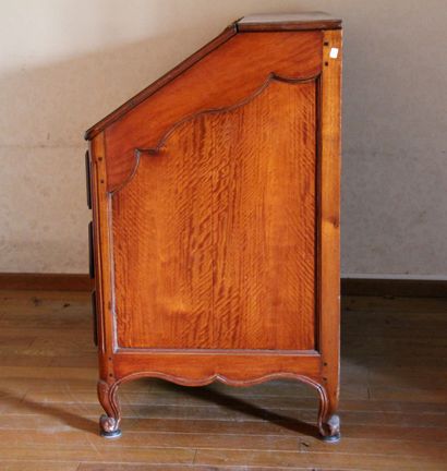 Commode-scriban en bois naturel, XVIIIème...