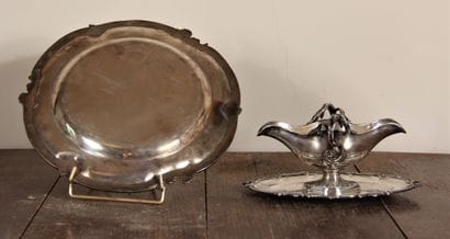 CAILAR BAYARD

Saucière et plat rond en métal...