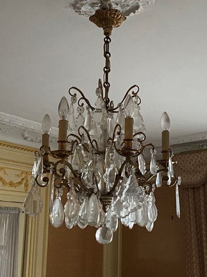 Lustre en métal et pampilles à six bras de...
