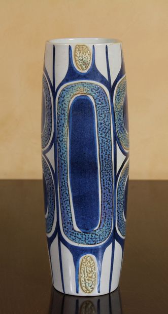 ROYAL COPENHAGUE

Vase tubulaire en porcelaine...