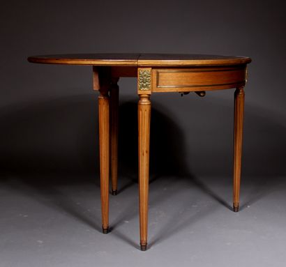*Table à jeux demi-lune à plateau portefeuille...