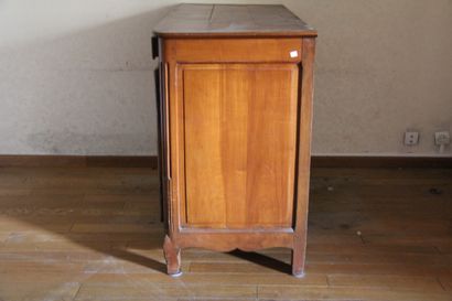 Bahut en bois fruitier à deux vantaux, daté...