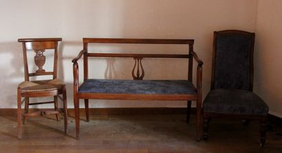 Lot :

- Banquette en bois naturel, H : 82...