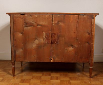 Commode rectangulaire en bois naturel marqueté...