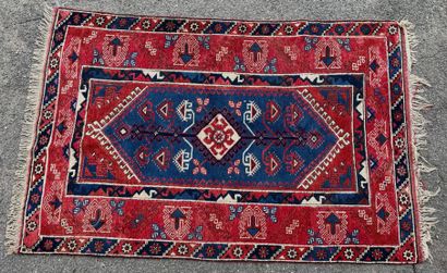 Deux tapis en laine

115 x 180 et 90 x 150...