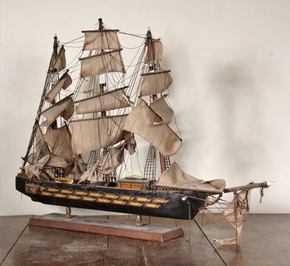 Maquette de bateau 3 mâts

L : 80 cm. (a...