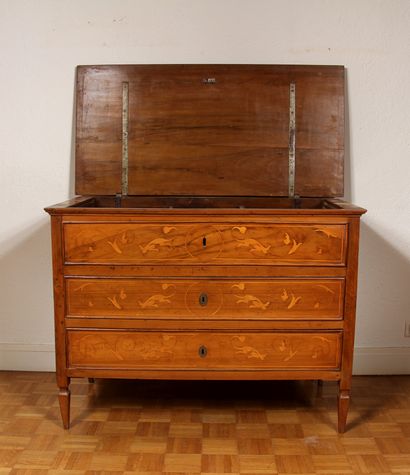 Commode rectangulaire en bois naturel marqueté...