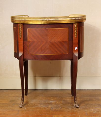 Table de salon rognon en bois de placage...