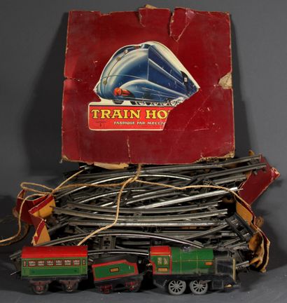 Lot comprenant :

- un train Horby dans sa...