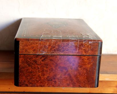 Coffret à bijoux en placage de ronde et marquèterie...