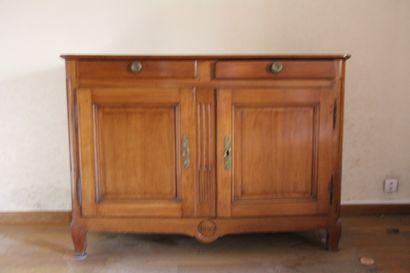 Bahut en bois fruitier à deux vantaux, daté...