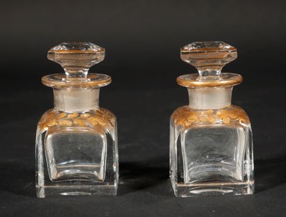 *Coffret à parfum en bois de placage à marquèterie...