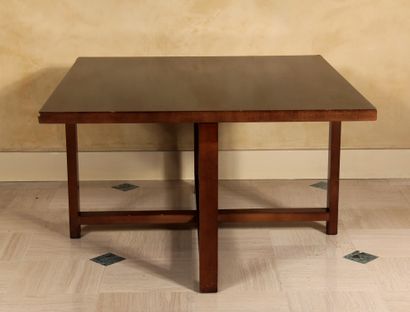 Maison Hugues CHEVALIER

Table basse rectangulaire...
