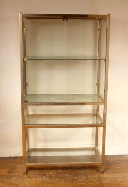 Vitrine en métal et verre

H : 140,5 L :...