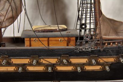 Maquette de bateau 3 mâts

L : 80 cm. (a...