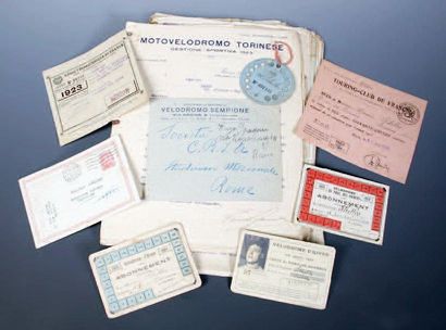 Importantes archives du pistard Maurice SCHILLES...