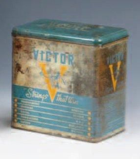 Boîte en fer blanc de marque VICTOR pour...