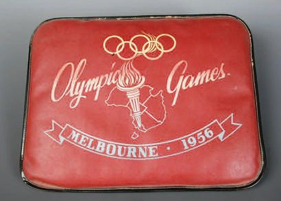 Melbourne,1956
Coussin pour siège de tribune...