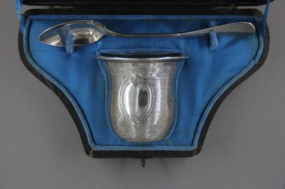 Nécessaire de baptème en argent 950°/°° guilloché...