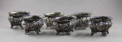 Suite de six salières quadripode en argent...