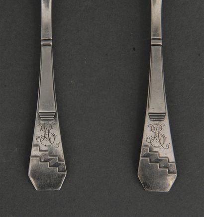 Deux couverts à entremets en argent 950°/°°...
