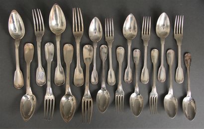 Suite de couverts en argent 950°/°° à filets...