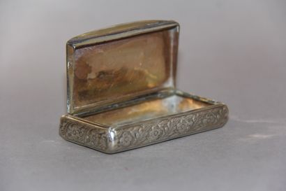 Boite à priser rectangulaire en argent 950°/°°...