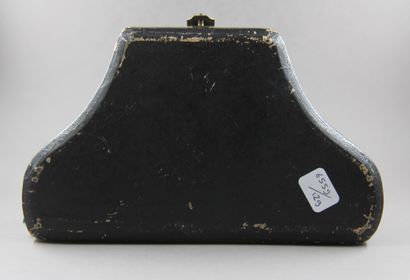 Nécessaire de baptème en argent 950°/°° guilloché...