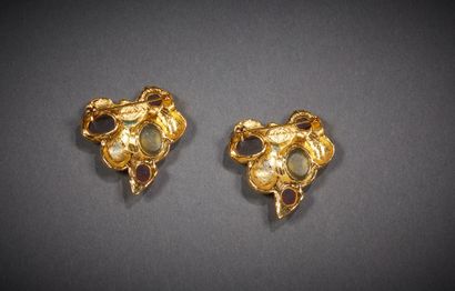 Christian LACROIX

Paire de broches duettes...
